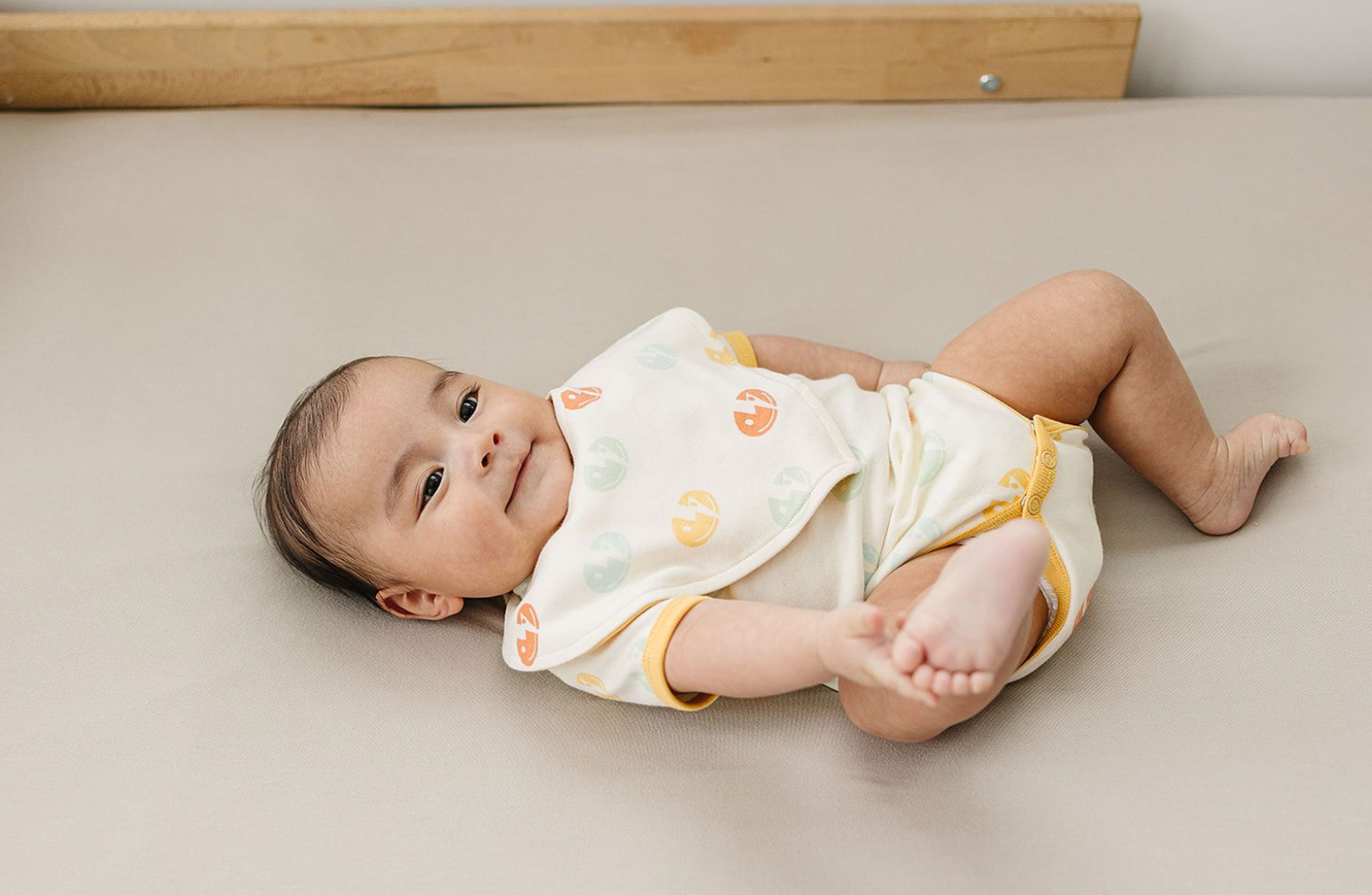 Organic Cotton Bib - Smiley Bolts